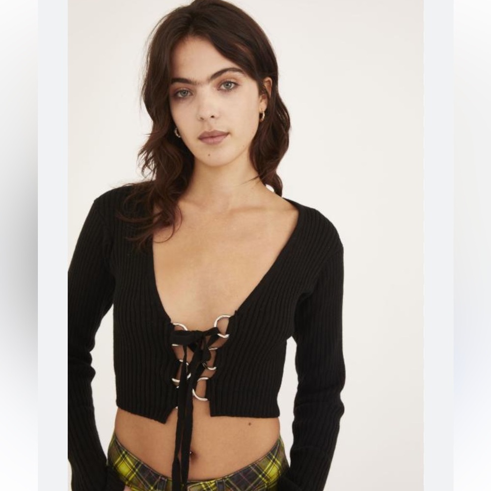 THE RAGGEST PRIEST BLACK D-RING LACE UP TOP / CARDIGAN SWEATER. Size M